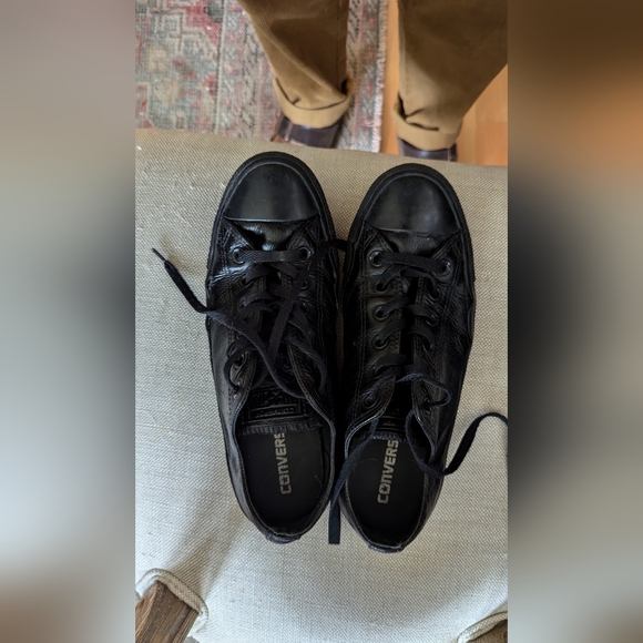 Chuck Taylor All Star Mono Leather Low Top - Picture 2 of 15